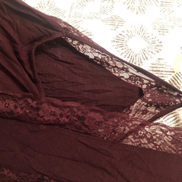 AE "Soft and Sexy" Lace tank - Picture 4 of 5